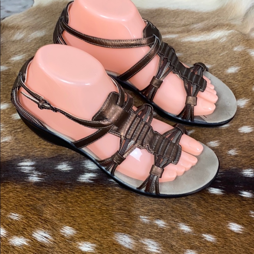 Privo by Clark’s Brown Metaliic Sandals Size 7 M